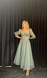 Üst Kısmı Korsajlı Altı Tül Kollu Simli Abiye