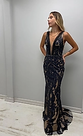 Derin Göğüs Dekolteli Yakası Tül Detaylı Bel İşlemeli Balık Elbise