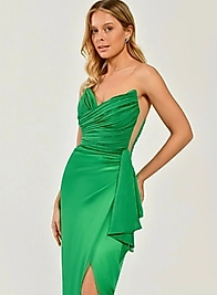 Straplez Üst Piliseli Yandan Yırtmaçlı Şifon Uzun Elbise